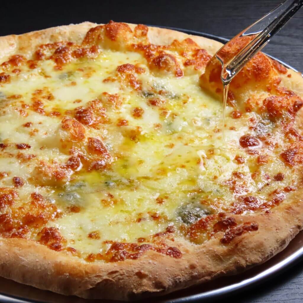 NY Pizza & Wings by PHOENIXの『4種のチーズ』