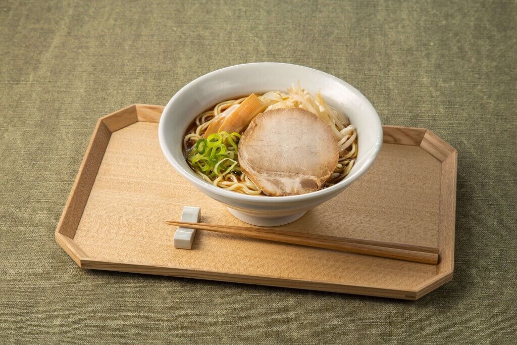 セブン‐イレブンの『冷たい札幌醤油ラーメン 十勝清水にんにく使用』