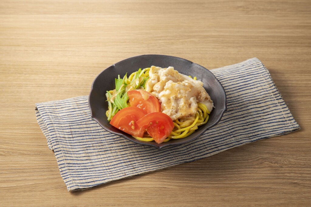セブン‐イレブンの『道産トマトのラーメンサラダ　胡麻ドレッシング』