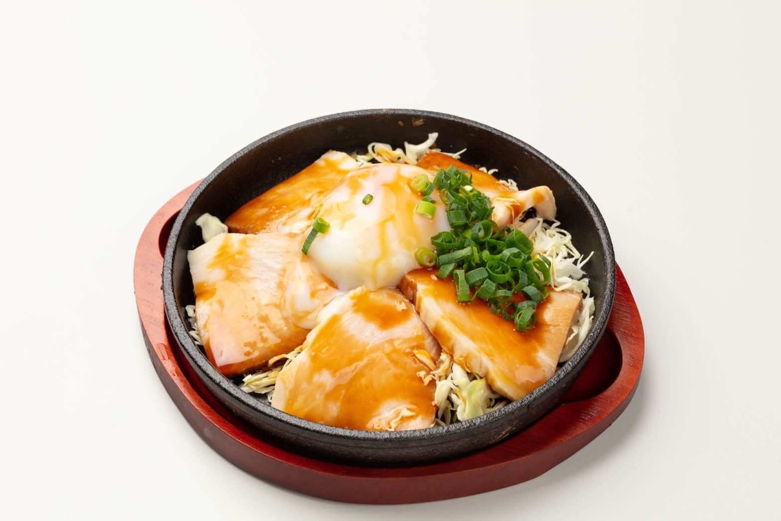 居酒屋・均タローの『チャーシューエッグ 599円(税込659円)』