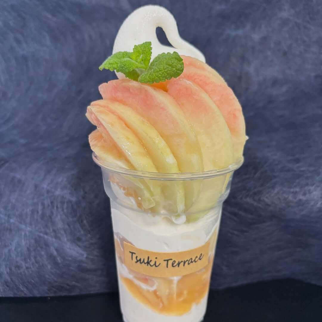 つきてらすの『まるごと桃パフェ』
