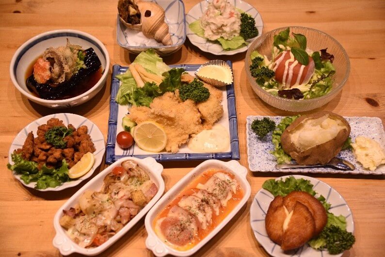 室蘭やきとり 鳥辰-焼き鳥の他にも豊富な一品メニューも用意
