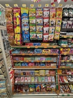セブン-イレブン 南7条店-駄菓子・玩具の拡充