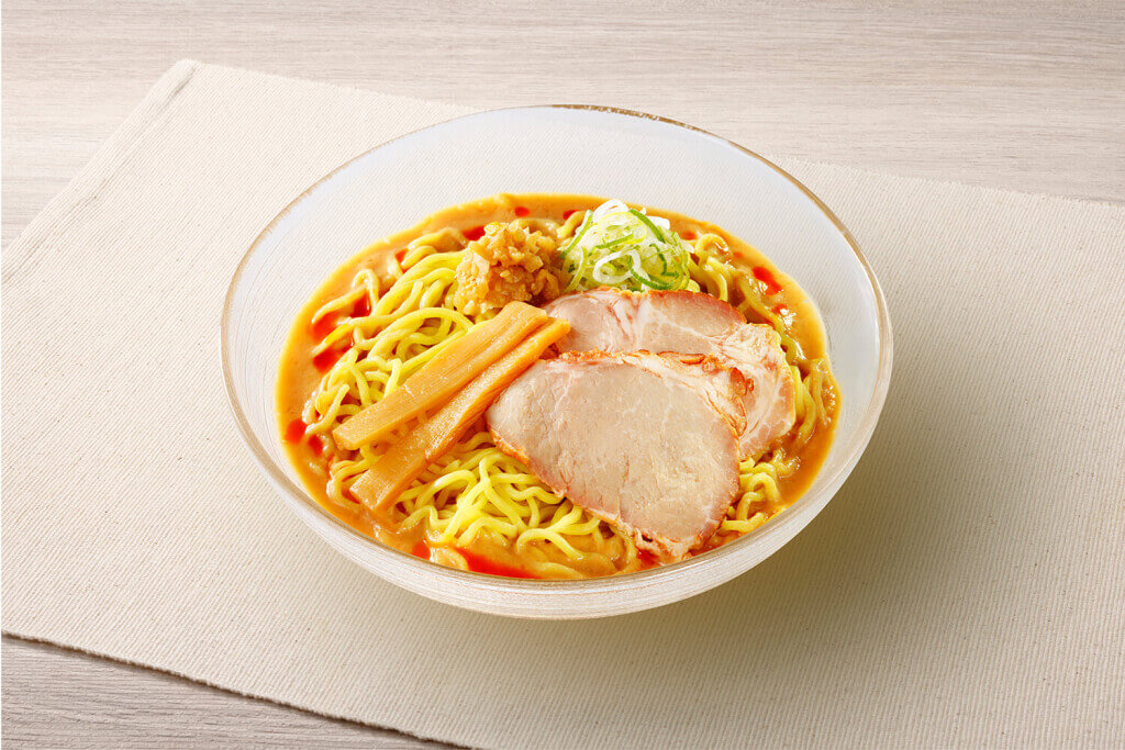 ローソンの『ニッポン全国！マチのハッピー大作戦in北海道』-らーめん信玄監修　冷しコク味噌らーめん