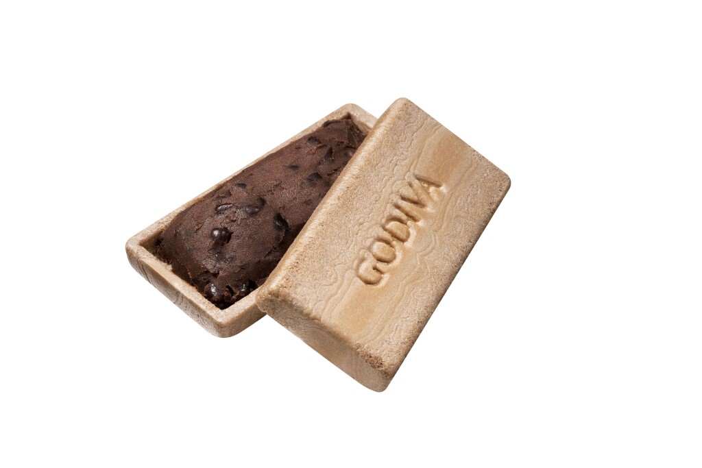ゴディバの『最中 オ ショコラ』-ダークチョコレート小倉餡