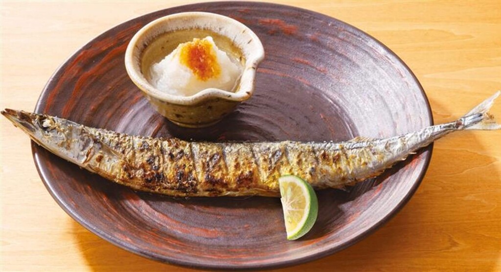 ⼤⼾屋の『生さんまの炭火焼き』