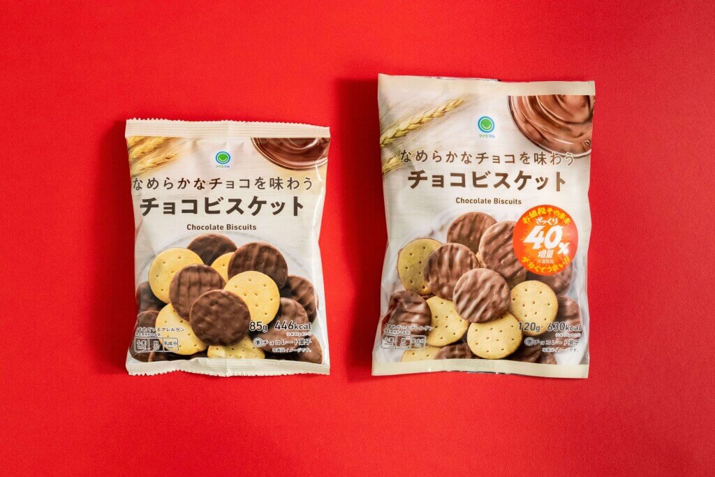 ファミリーマートの『お値段そのまま でデカくてうまい!!ざっくり40%増量作戦』キャンペーン-なめらかなチョコを味わうチョコビスケット
