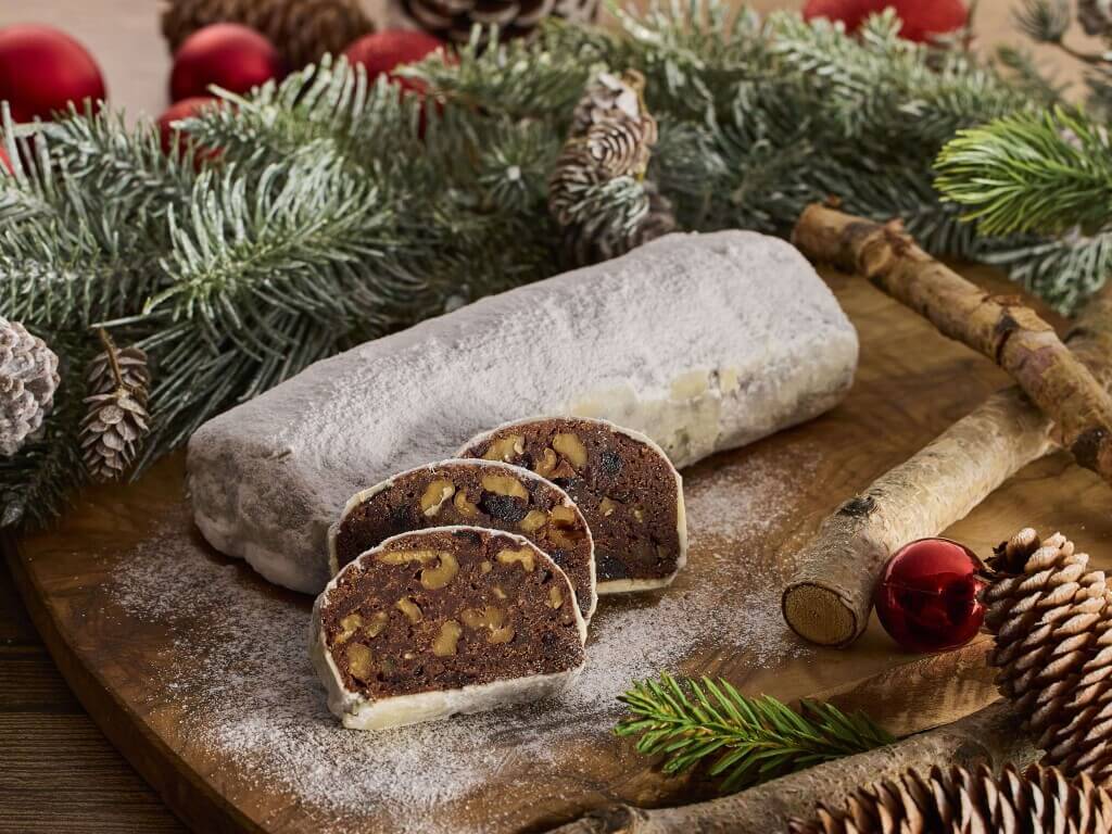 京王プラザホテル札幌のクリスマスケーキ2025『ショコラーデ シュトーレン』