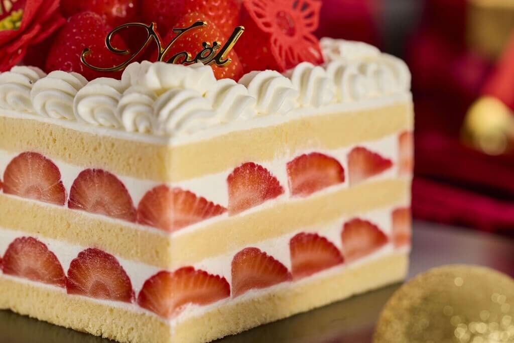 京王プラザホテル札幌のクリスマスケーキ2025『ノエル フレーズ グラン』-スポンジ・生クリーム・苺が織りなす美しい断面