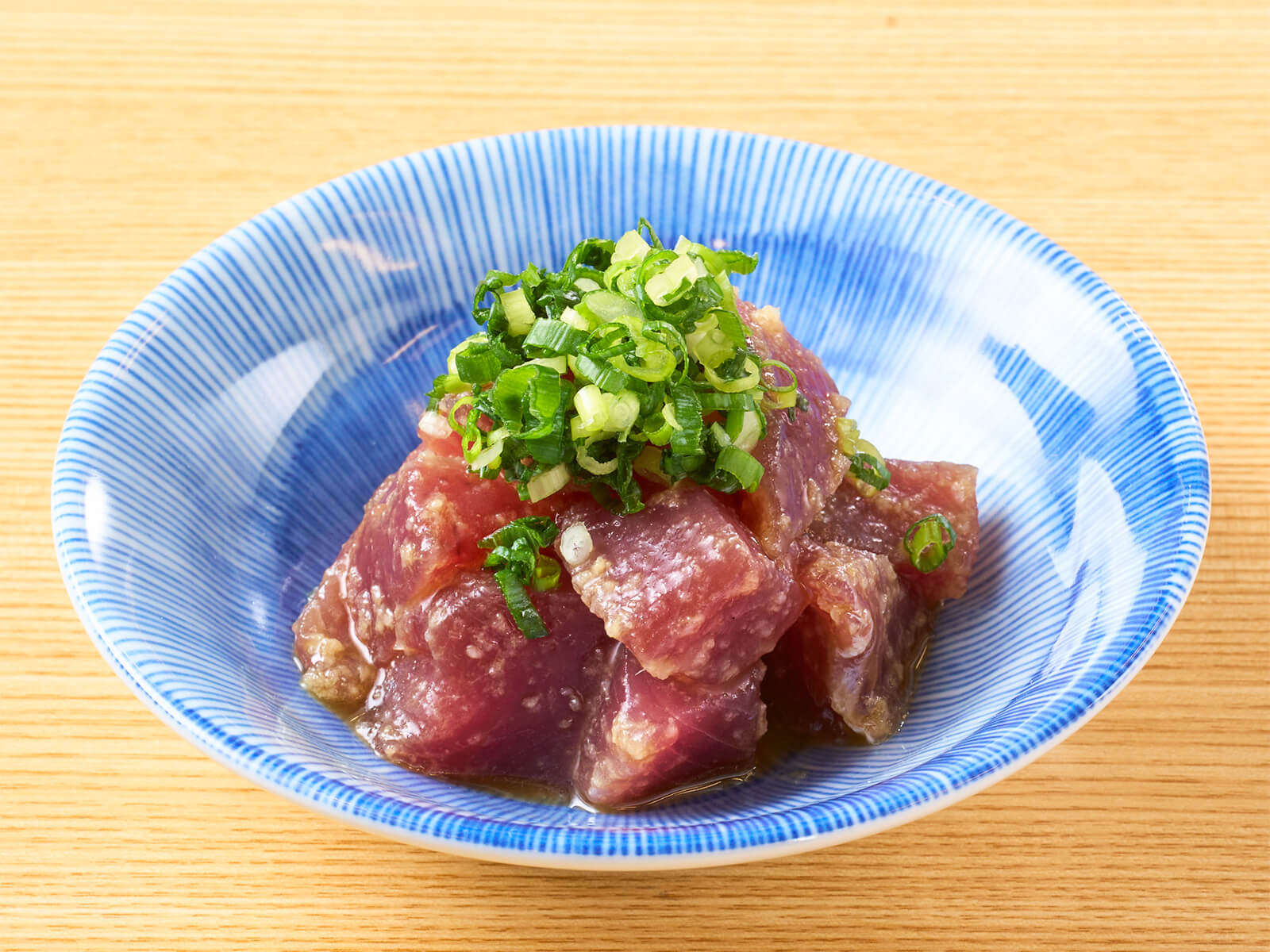 磯丸水産の『鰹の塩ユッケ』