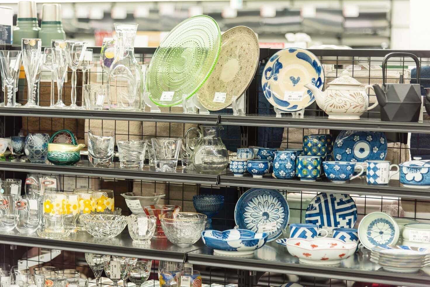 セカストインテリア 札幌西岡店