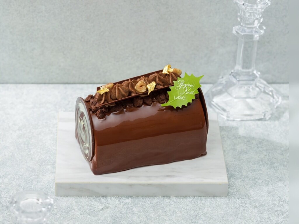 小樽洋菓子舗ルタオの2025年クリスマスケーキ『ブッシュ ド ノエル -ショコラヴァニーユ‐』