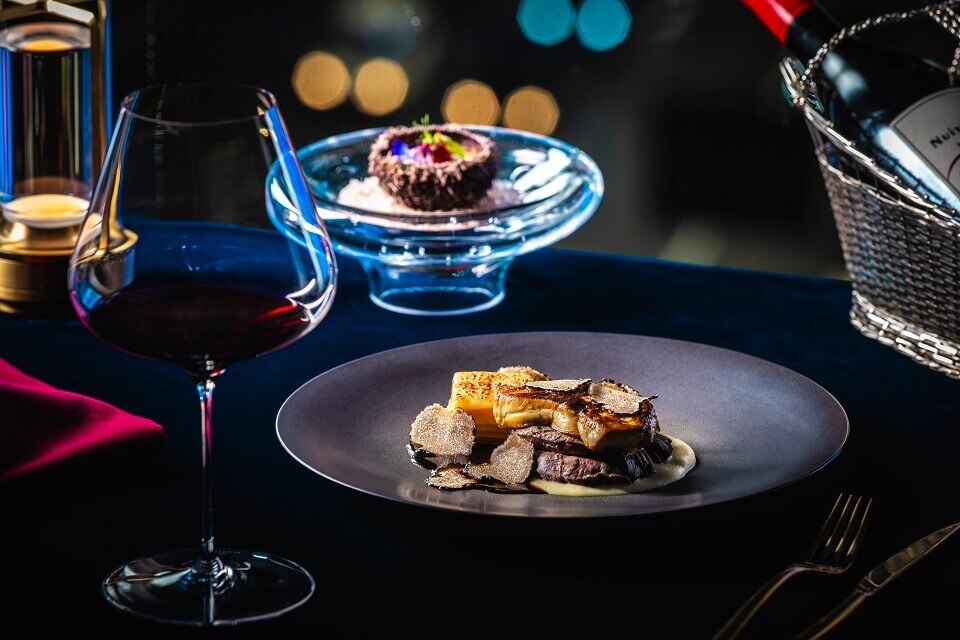 SAPPORO STREAM HOTEL 7階「BAR & GRILL Splish」の『Splish Noël Dinner Course 2025 ～Gastronomie de Lumière(ガストロノミー・ド・リュミエール)～』