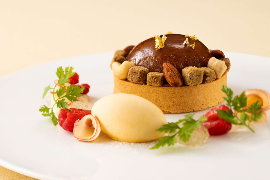 札幌グランドホテルの『りんごとナッツ スイーツフェア』-紅玉のタルトタタン