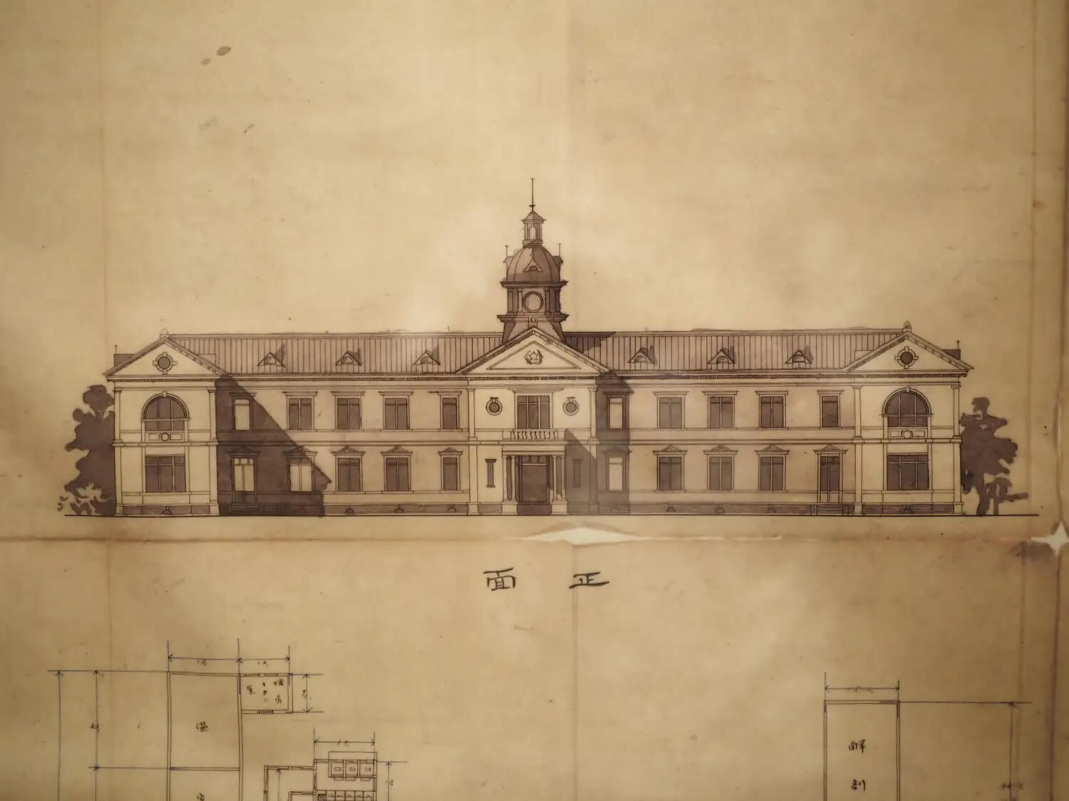 明治時代の建設当時に描かれた北海道大学旧農学部校舎の完成図(北大資料館蔵)