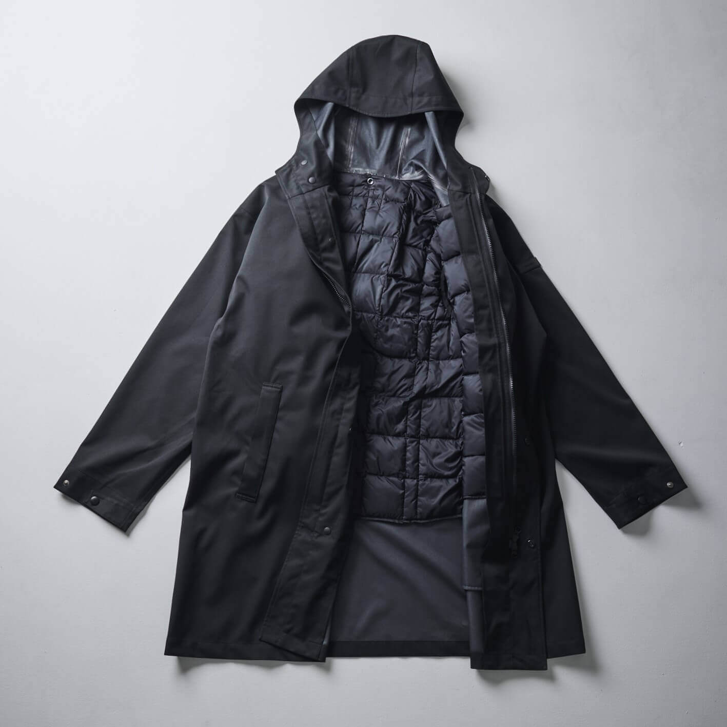 “黒×高機能”アパレル「Macqlo」の『[ultimex×TAION] all weather 3way tech coat』