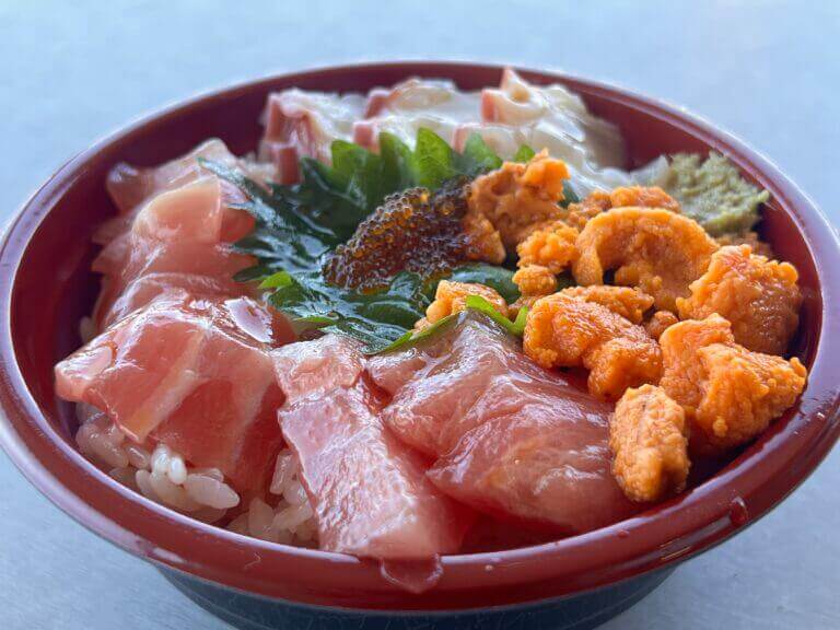 【鹿部町】道の駅 しかべ間歇泉公園の『海鮮丼』