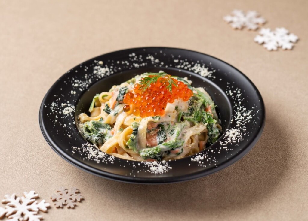 白い恋人パークのクリスマスイベント『白い恋人パーク ホワイトクリスマス~30th Anniversary~』-スモークサーモンと北海道産いくらのクリームソースフェットチーネ