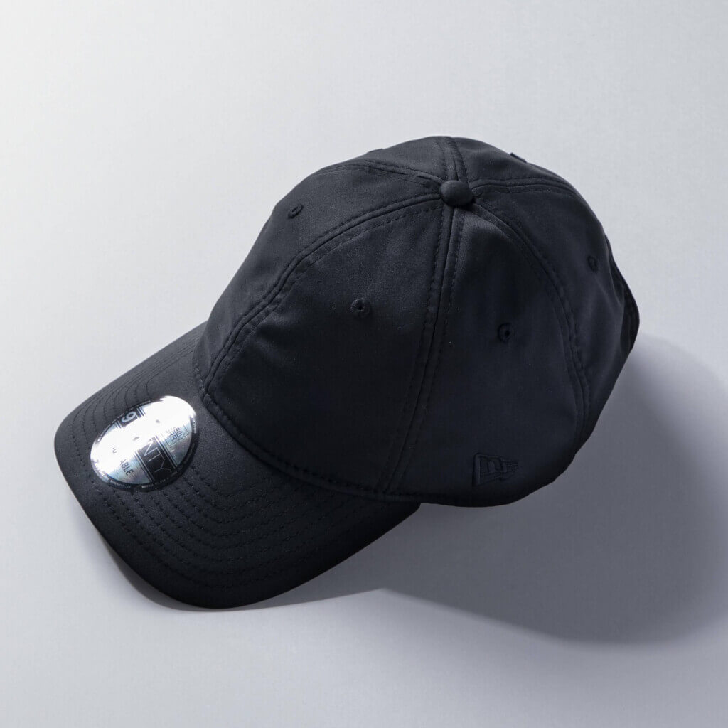 “黒×高機能”アパレル「Macqlo」の『Macqlo×NEW ERA packable cap』