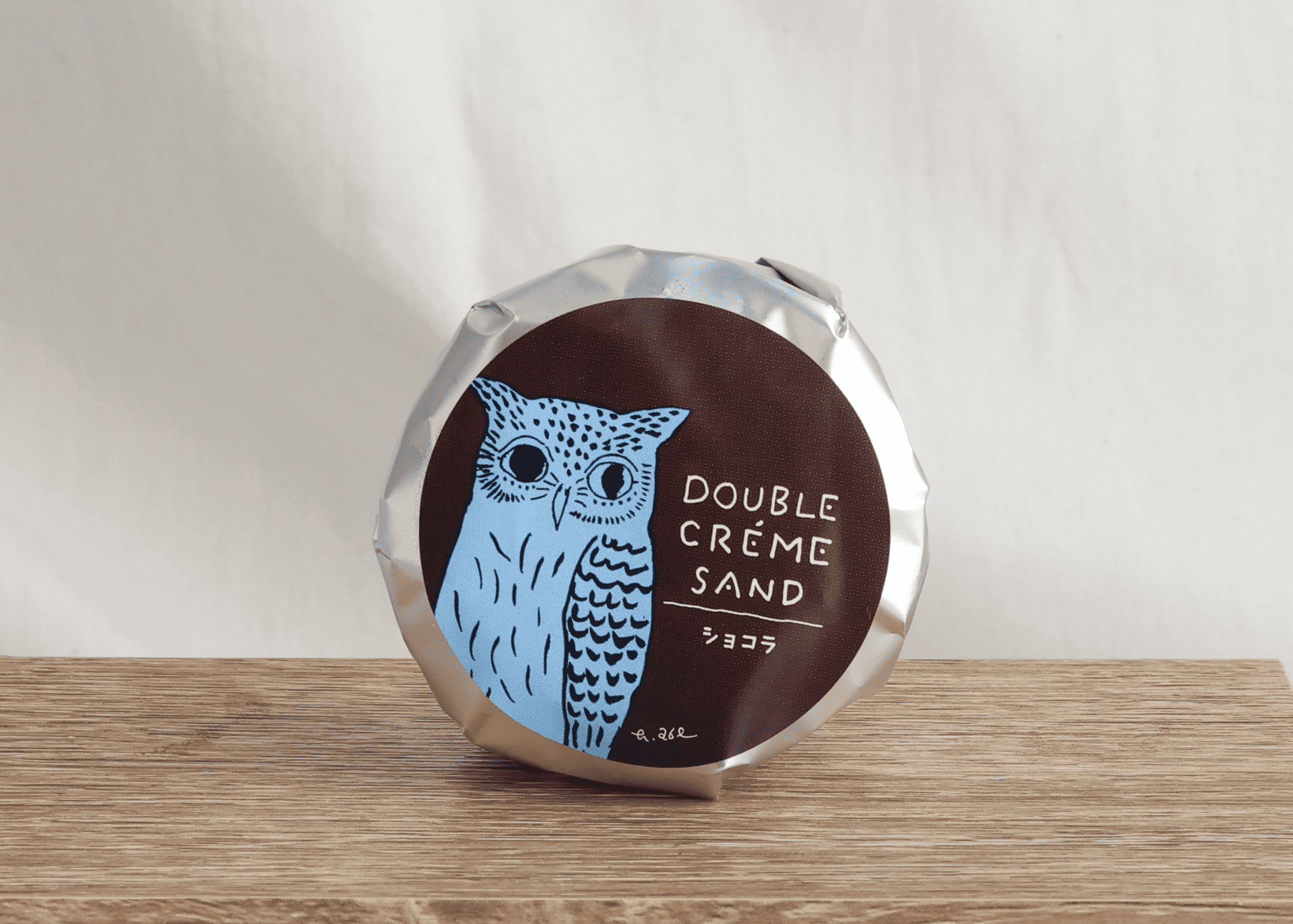 フェルム ラ・テール美瑛×あべ弘士の『ダブルクリームサンド 山ぶどう』-コノハズク