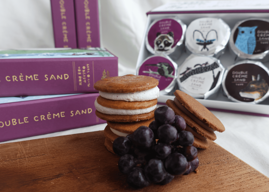 フェルム ラ・テール美瑛×あべ弘士の『ダブルクリームサンド 山ぶどう』