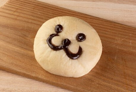 ローソン×旭川市旭山動物園の『もちもちあざらしゴマあんパン』