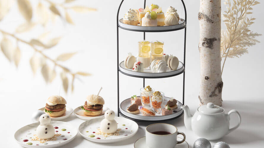 札幌プリンスホテルではホテル28階「スカイラウンジ トップ オブ プリンス」の『白雪 ‐ WHITE MOMENTS ‐』