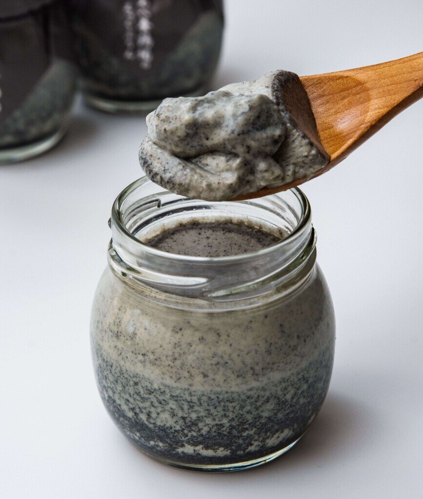 あべ養鶏場 えっぐぷりん」の『黒ごまぷりん』