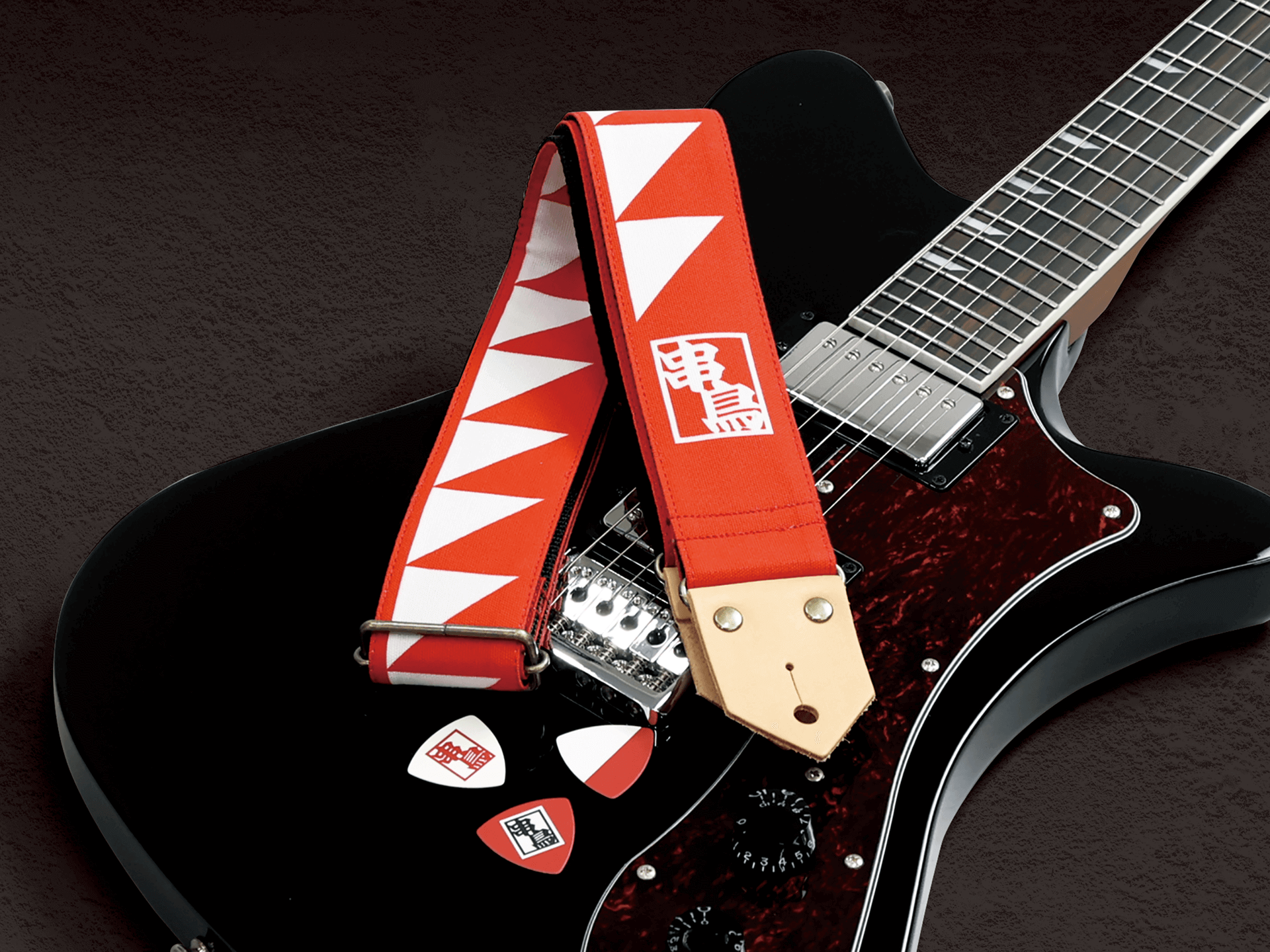 島村楽器×串鳥のコラボアイテム『ギターピック』『ストラップ』が発売