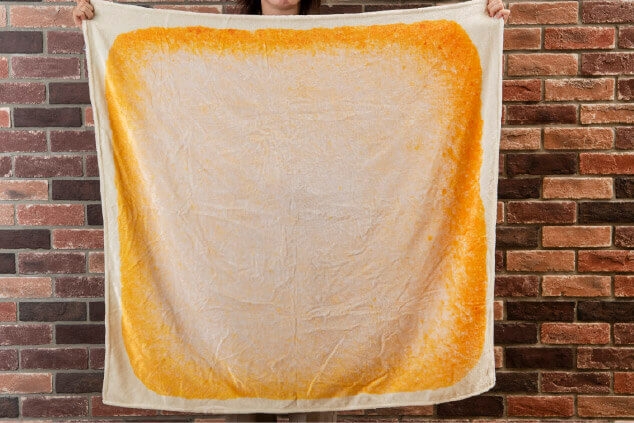 石屋商事株式会社の『白い恋人クッションブランケット』