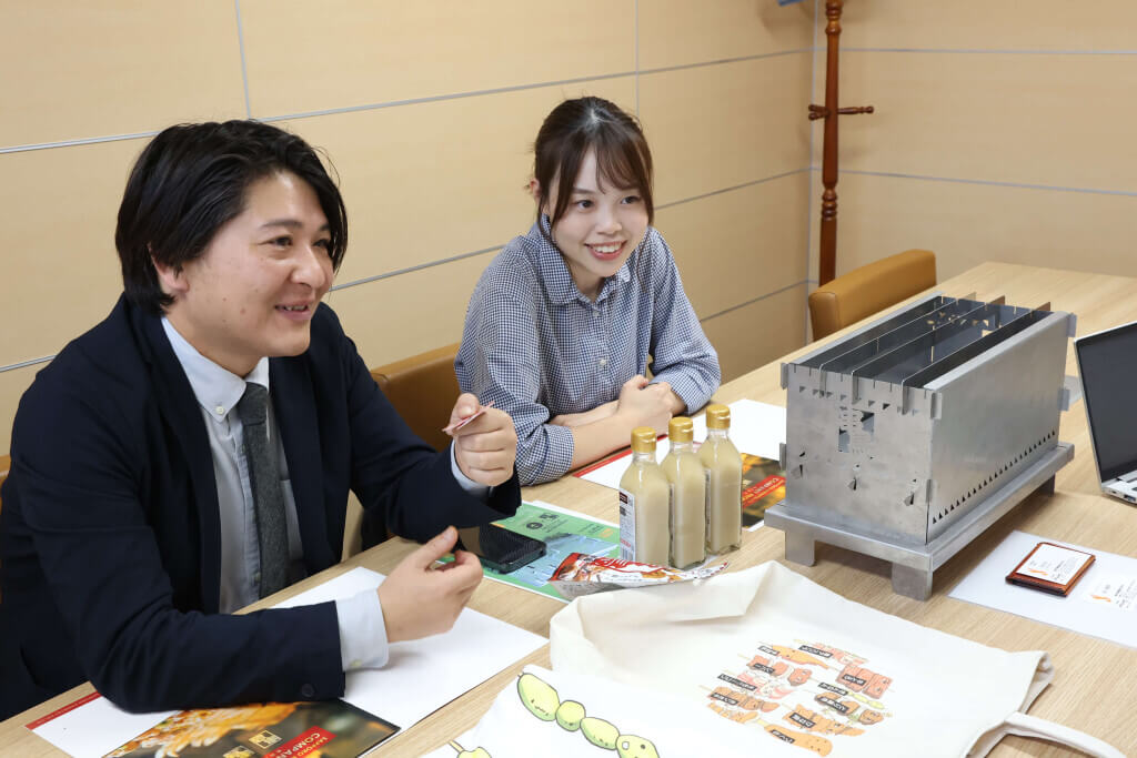 島村楽器×串鳥の『ギターストラップ』『ギターピック』-打ち合わせの様子