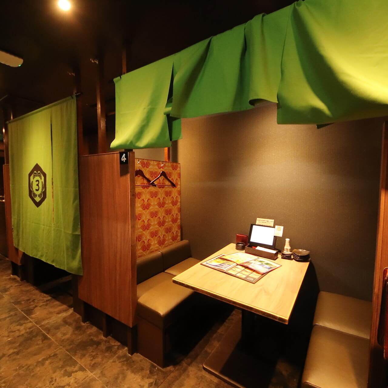 ひゃくや 月寒中央駅前店の店内