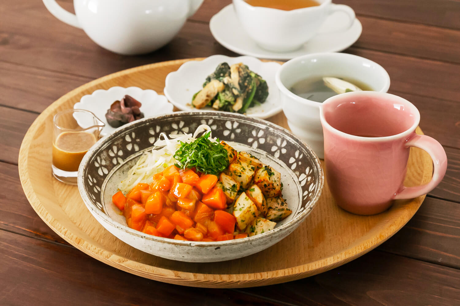 ゆとりの空間の『青森サーモンと長いものごまみそ丼』