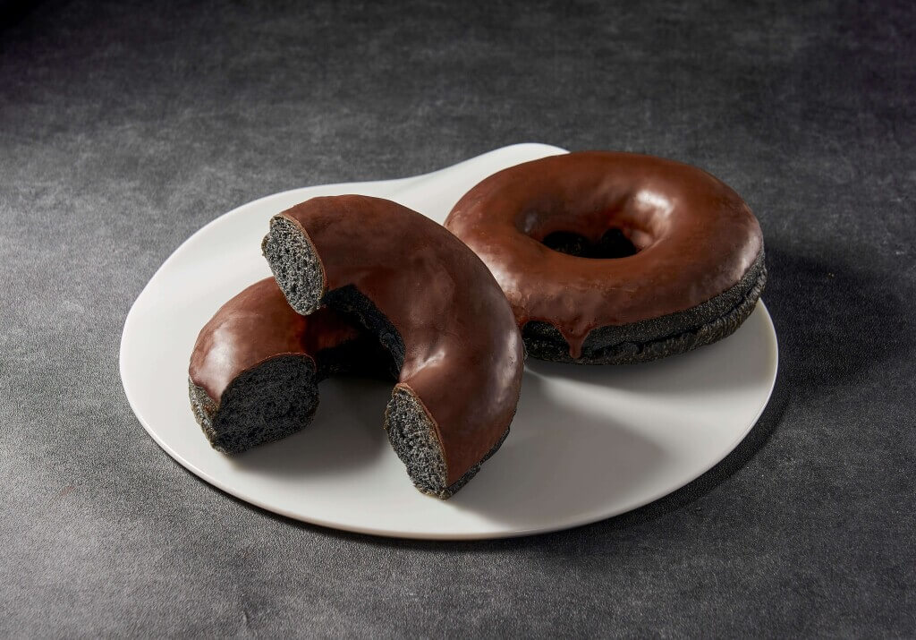 セブンイレブンの『ブラックフライデー』-ほおばりんぐドーナツ ブラック