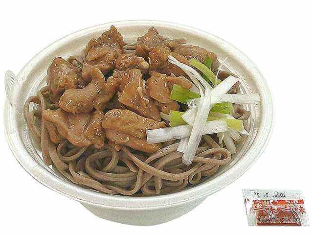 セブン‐イレブンの『北海道産そば粉使用 かしわそば（太切そば）』