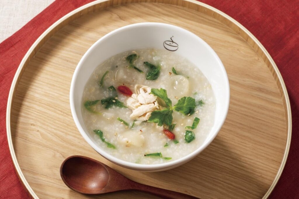 粥餐庁(かゆさんちん)の『春の七草と蒸し鶏のおかゆ』