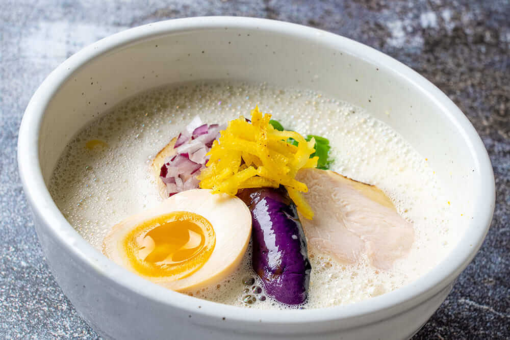 白鶏舎(はっけいしゃ)の『ゆず香る鶏白湯』