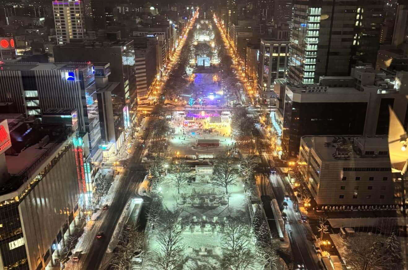 『スマイルリンクさっぽろ Supported by 辛ラーメン』-大通公園全景