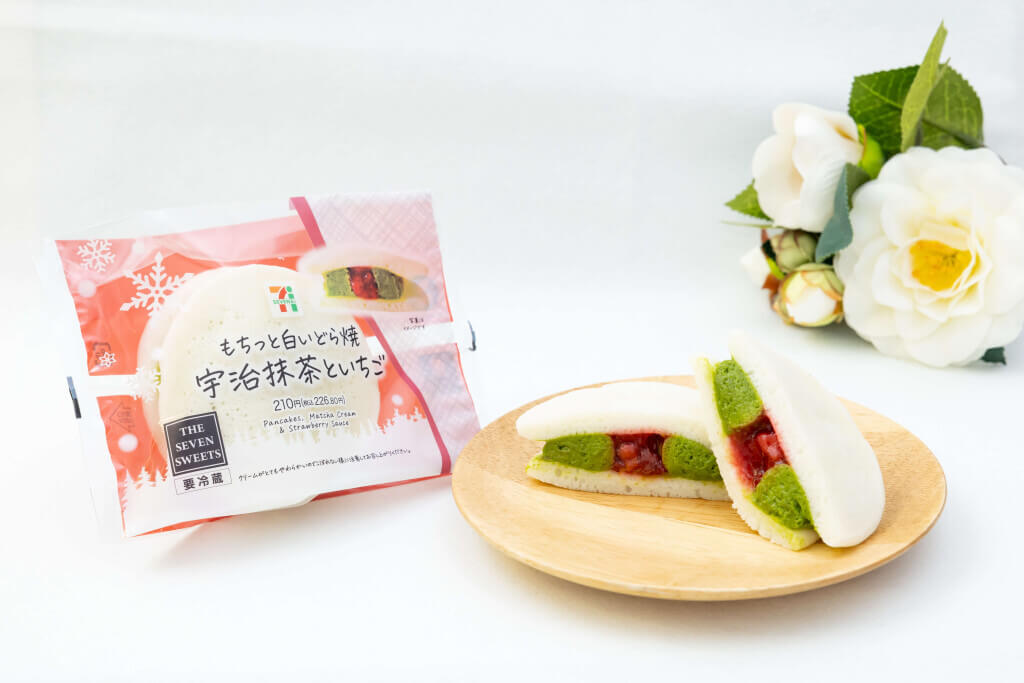 セブン‐イレブンの『もちっと白いどら焼 宇治抹茶といちご』
