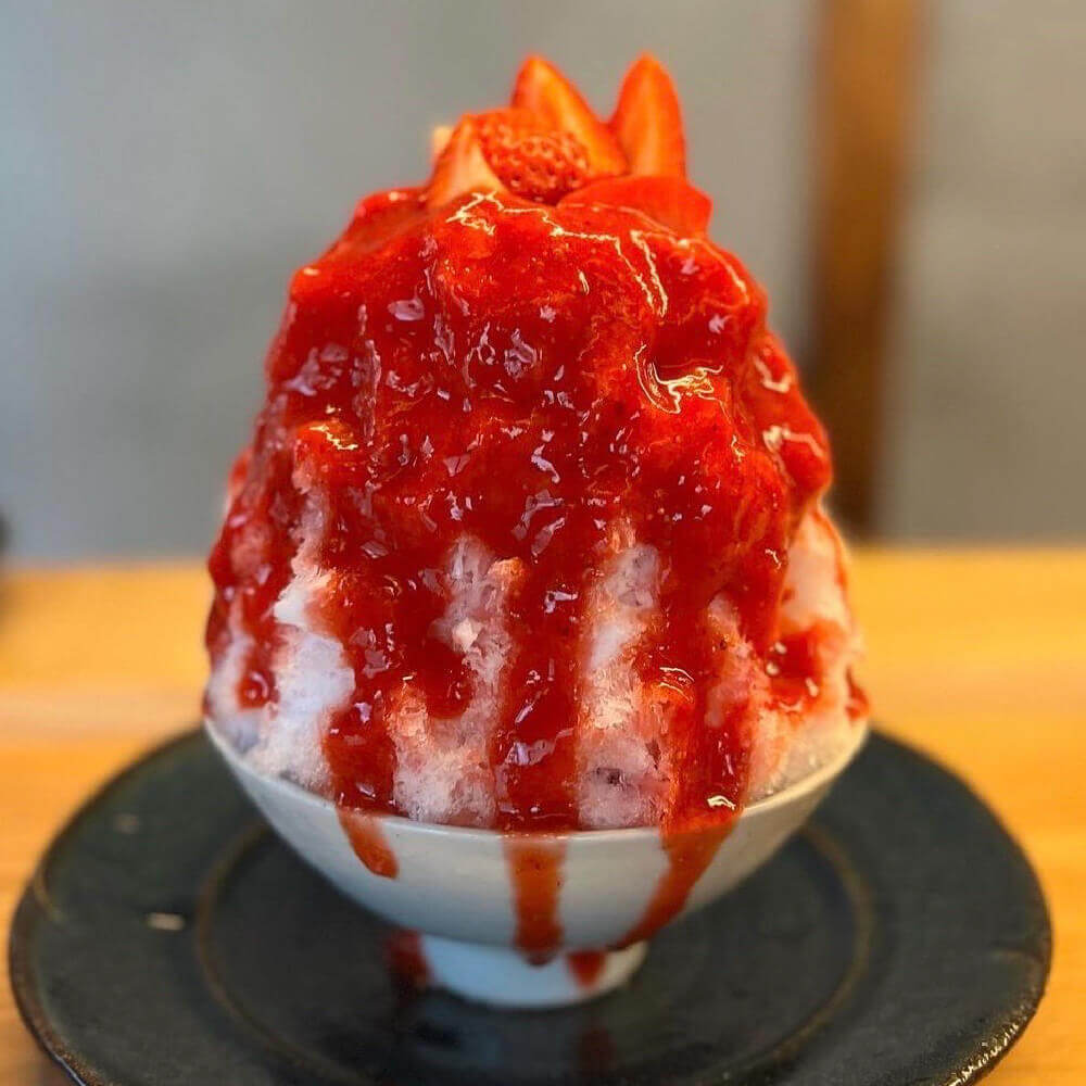 天然氷のかき氷 中町氷菓店『完熟生いちご』
