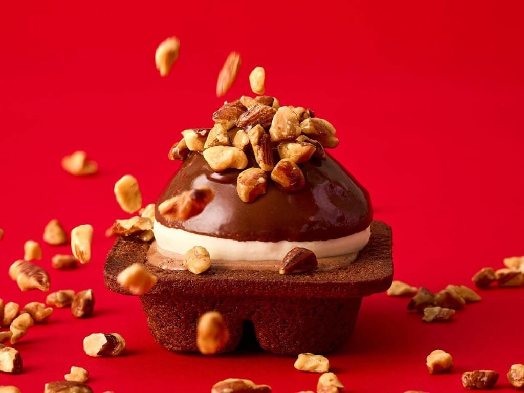 CHEESE WONDER(チーズワンダー)の『CHEESE WONDER GIANT BLACK(チーズワンダー ジャイアント ブラック)』-見た目も食感の変化も楽しい、キャラメリゼナッツとザクザククッキー