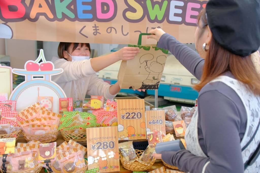 札幌ハンドメイドマルシェ-前回の様子・出店者と来場者の交流