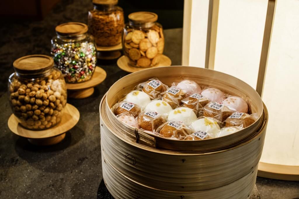 定山渓 花もみじの『フリーフロー・ラウンジ』-旅のプロローグを彩る「こだわりのお菓子」