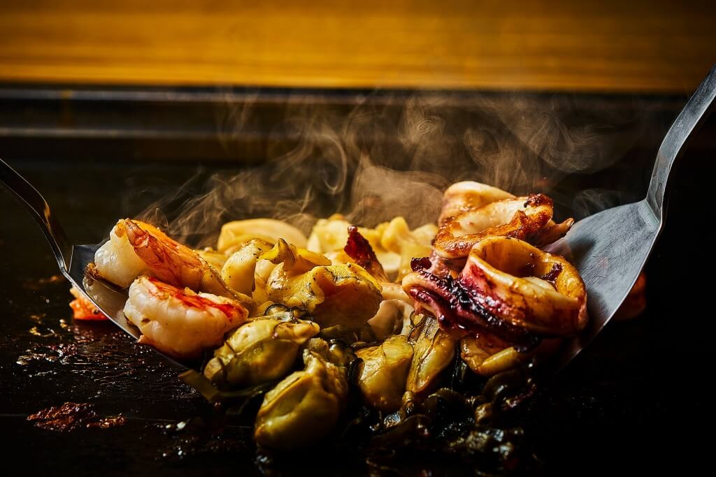 東京もんじゃ・鉄板焼酒場 どてっぱん