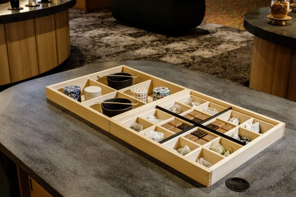 定山渓 花もみじの『フリーフロー・ラウンジ』-香りに包まれる「12種類のティーセレクション」