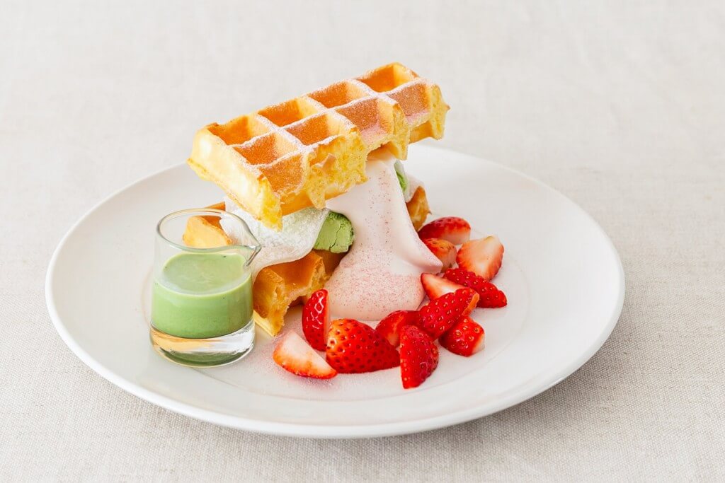 ゆとりの空間の『いちごと抹茶の桜餅風ワッフル』