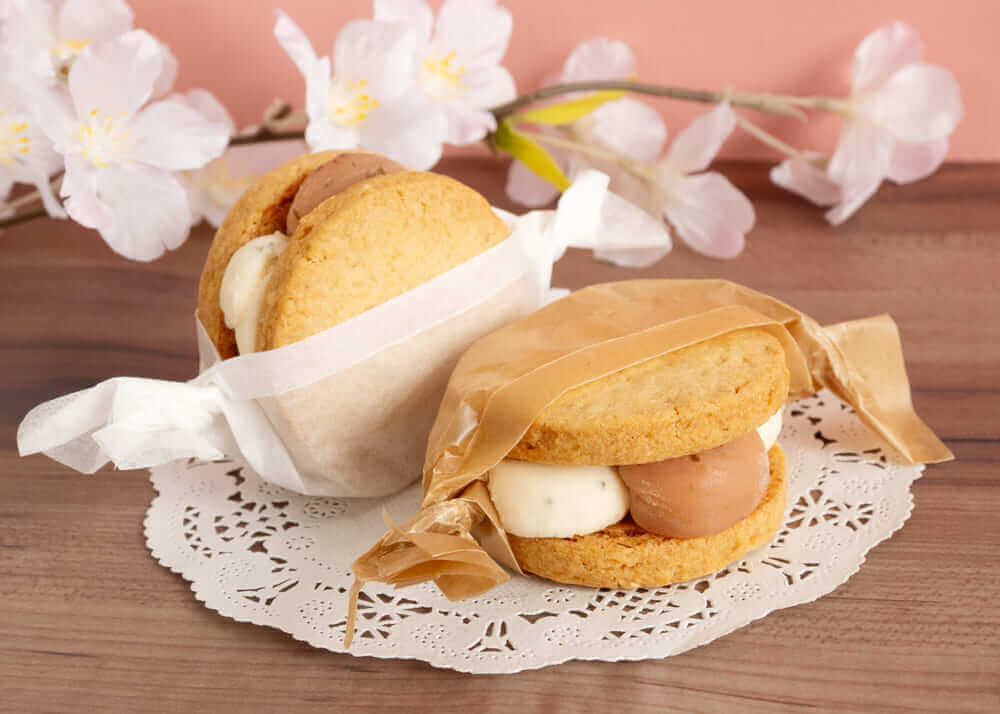 プティ・シェーヴル北海道の『プティのバタークリームサンド(桜あん)』
