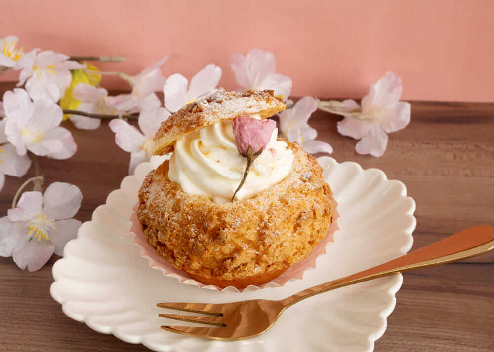 プティ・シェーヴル北海道の『桜シュークリーム』