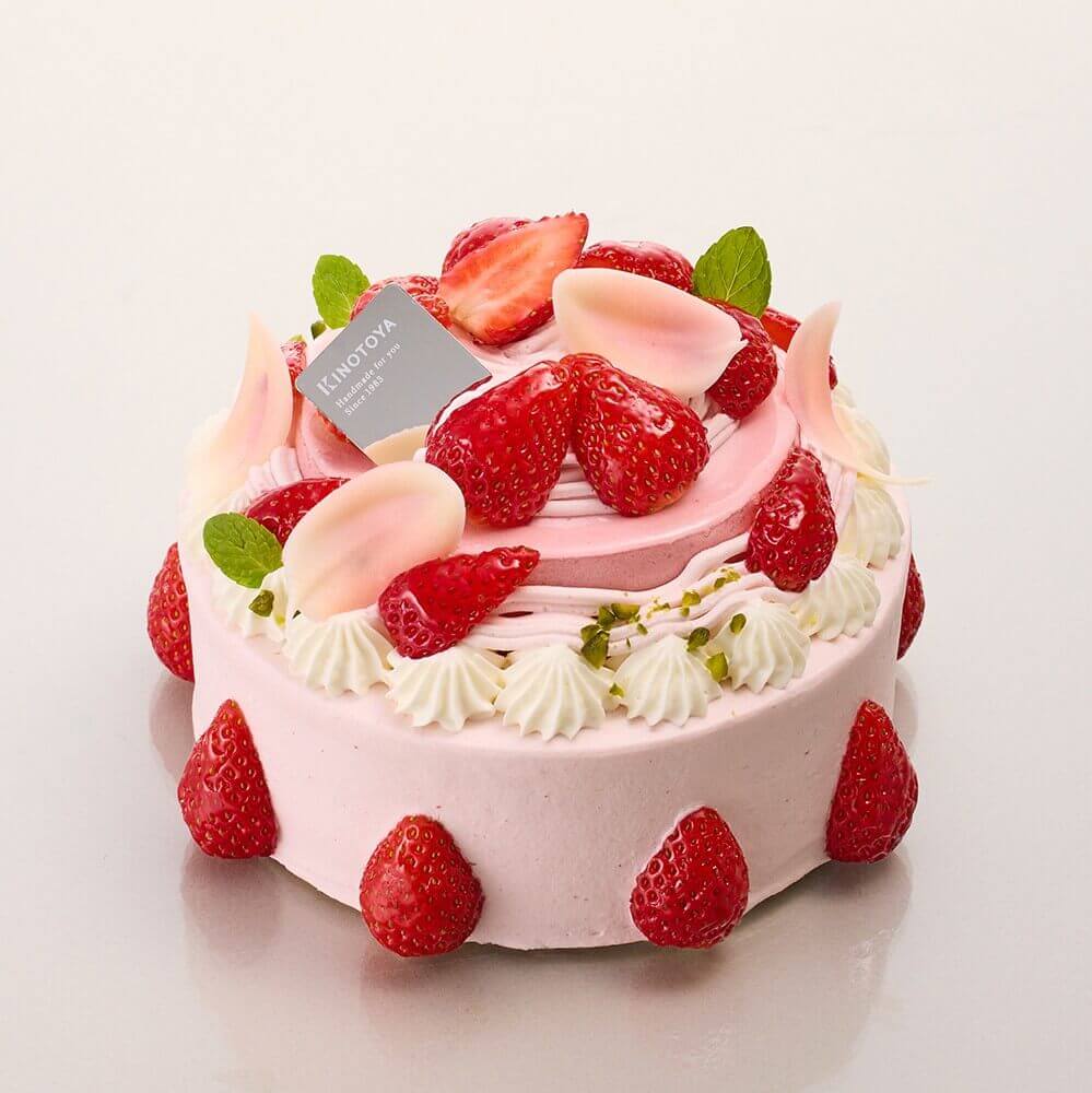 きのとやの『春苺のデコレーション』-ファミリーサイズ（直径約14.5cm）