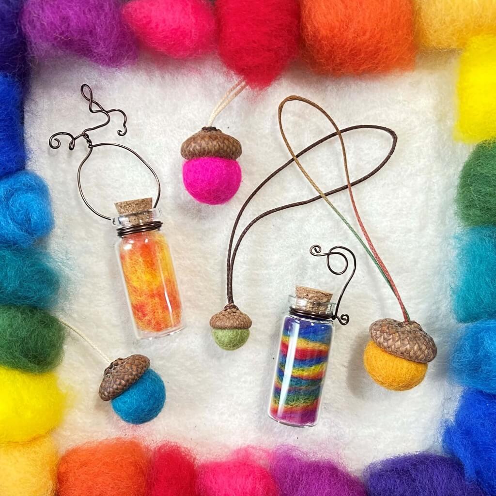 さっぽろ羊ヶ丘展望台の『羊毛こびんホルダーと羊毛どんぐりストラップ』